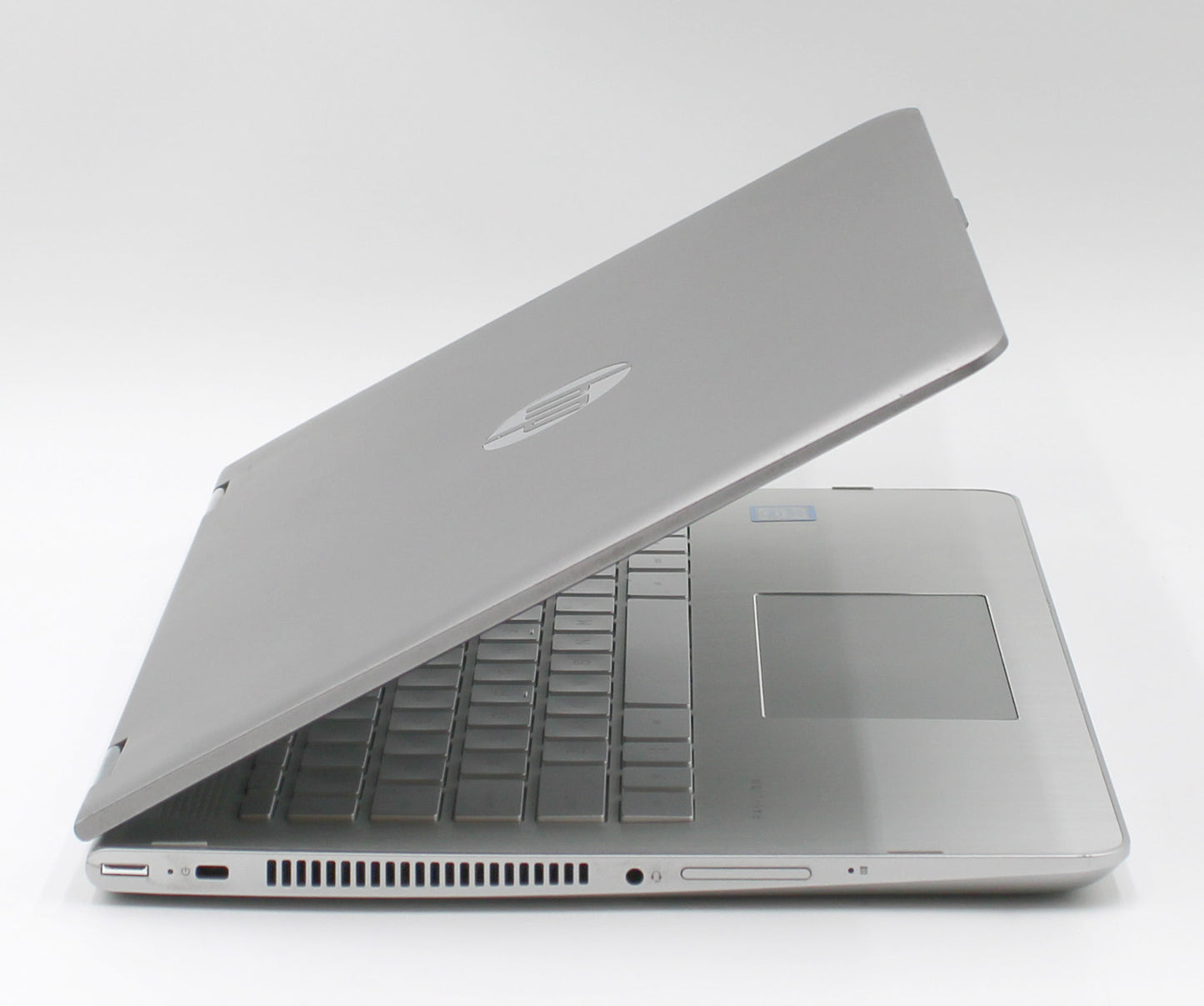 HP Pavilion 14-ba253cl i5-8265U 1.60GHz 8GB 500GB SSD (Win. 11 Home)